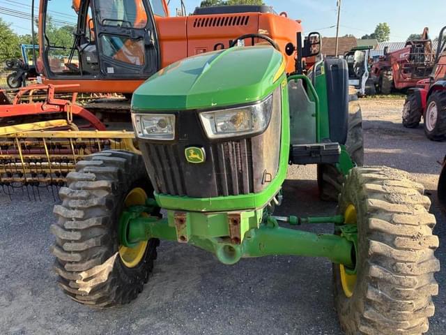 Image of John Deere 5065E equipment image 2