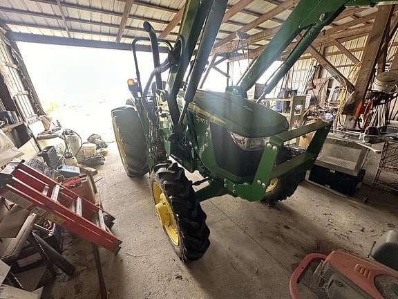 Image of John Deere 5065E equipment image 3