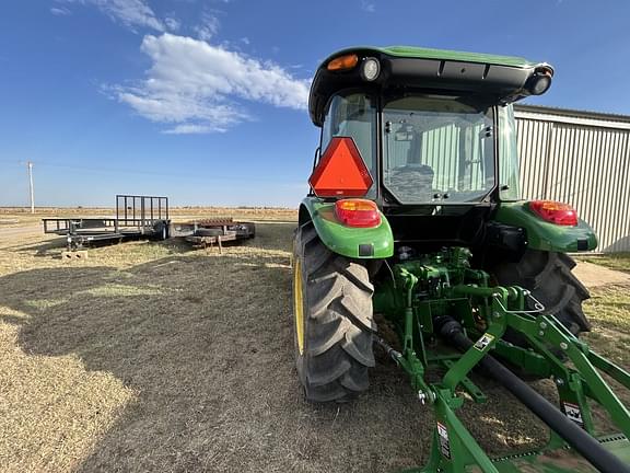 Image of John Deere 5065E equipment image 3