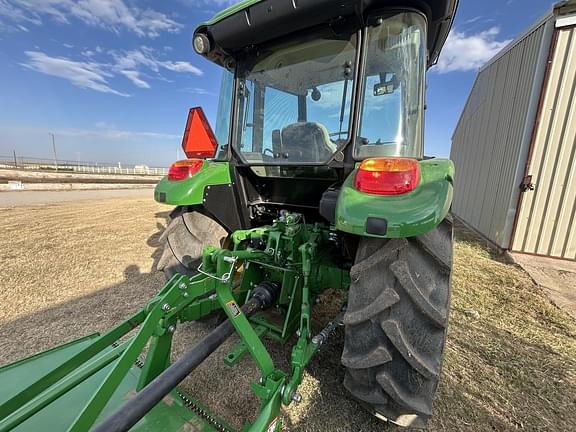 Image of John Deere 5065E equipment image 2