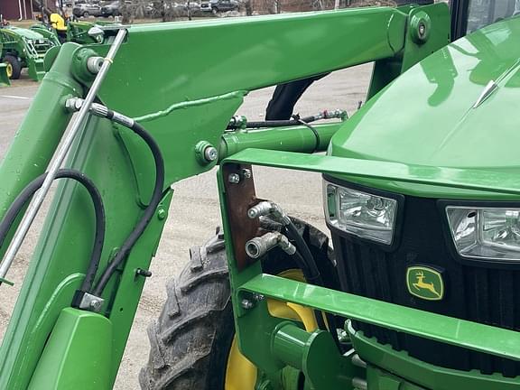 Image of John Deere 5065E equipment image 4