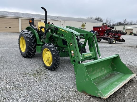 Main image John Deere 5065E