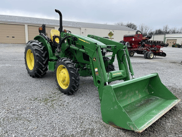 Main image John Deere 5065E