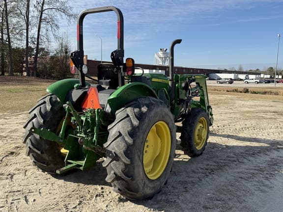 Image of John Deere 5065E equipment image 4