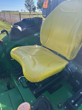 Image of John Deere 5065E equipment image 4