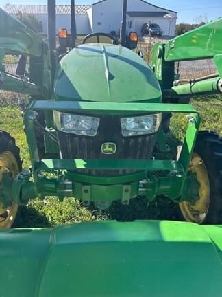 Image of John Deere 5065E equipment image 3