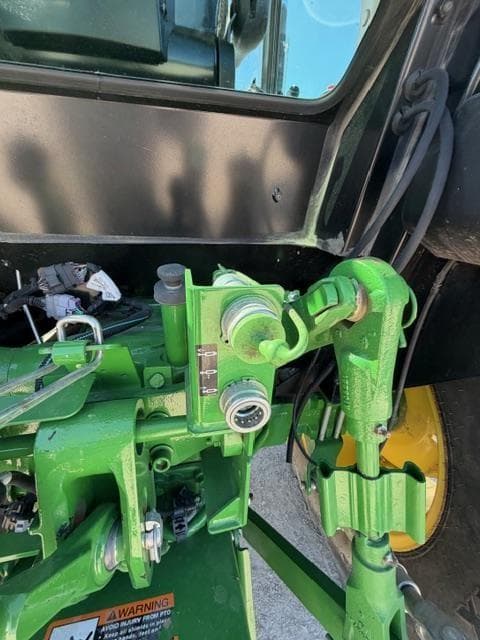 Image of John Deere 5065E equipment image 4