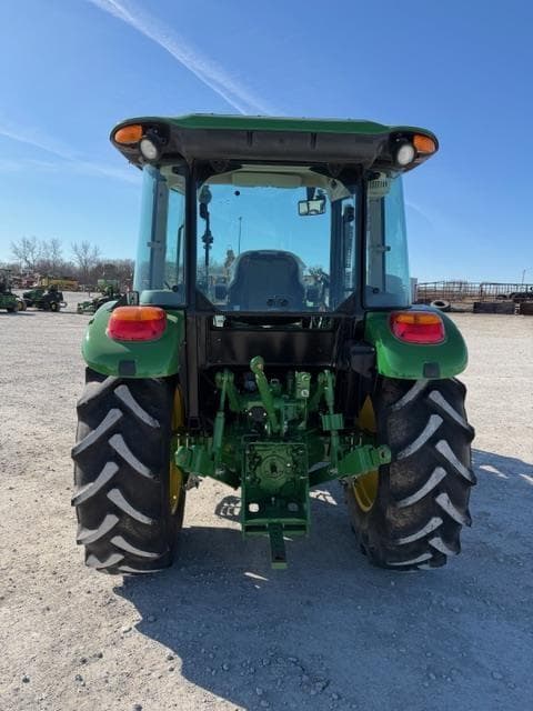 Image of John Deere 5065E equipment image 3