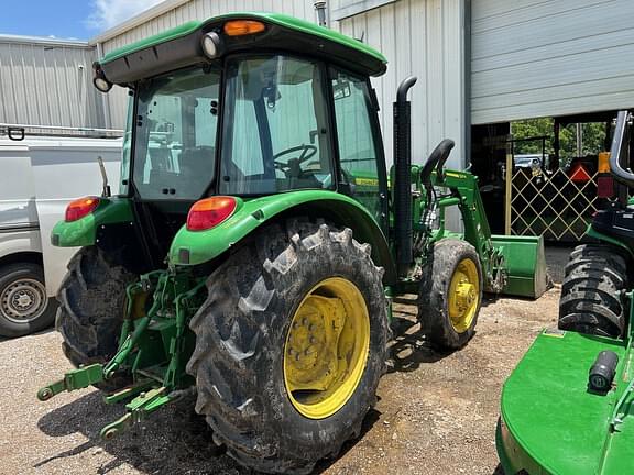 Image of John Deere 5065E equipment image 3