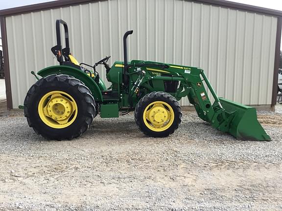 Image of John Deere 5065E equipment image 3