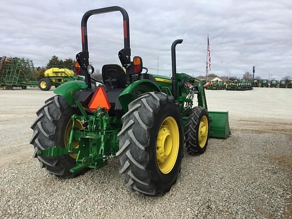 Image of John Deere 5065E equipment image 4