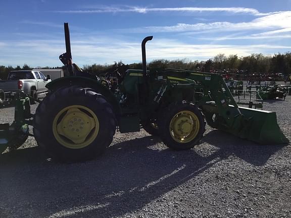 Image of John Deere 5065E equipment image 3