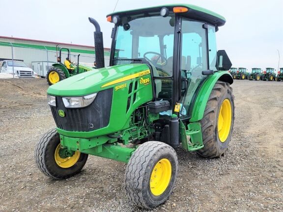 Main image John Deere 5065E