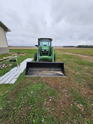 Image of John Deere 5065E equipment image 2