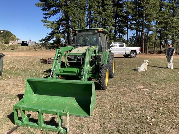 Image of John Deere 5065E equipment image 4