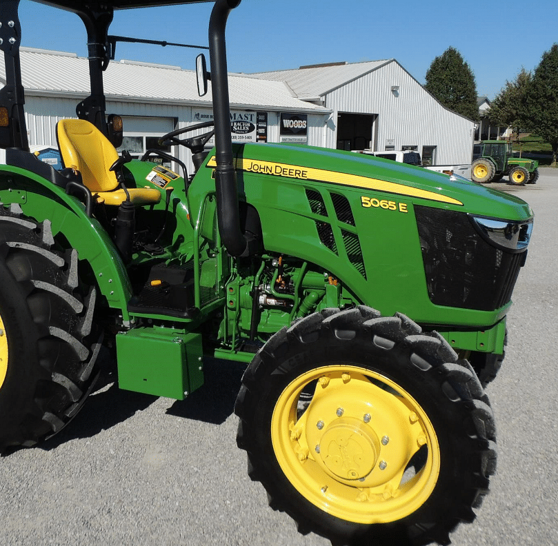 Image of John Deere 5065E Image 0