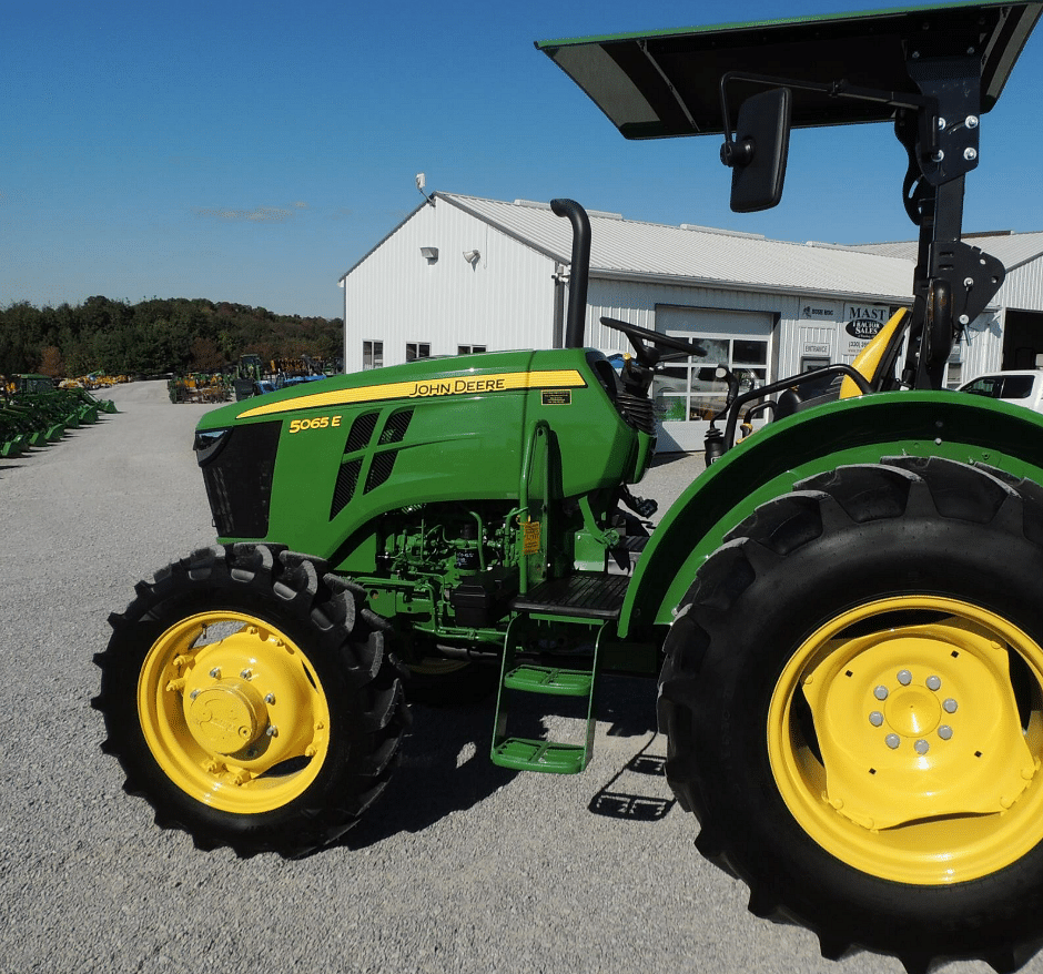 Image of John Deere 5065E Image 1