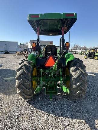 Image of John Deere 5065E equipment image 4