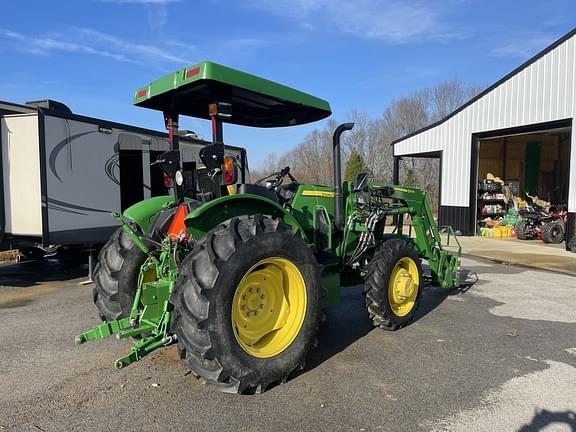 Image of John Deere 5065E equipment image 4