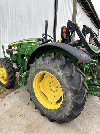 Image of John Deere 5065E equipment image 2