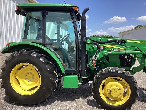Image of John Deere 5065E equipment image 3
