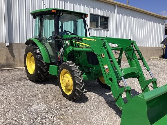 Image of John Deere 5065E equipment image 4