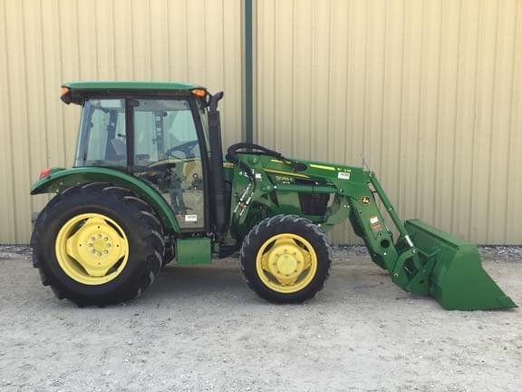 Image of John Deere 5065E equipment image 3