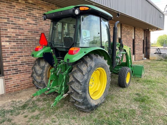 Image of John Deere 5065E equipment image 3