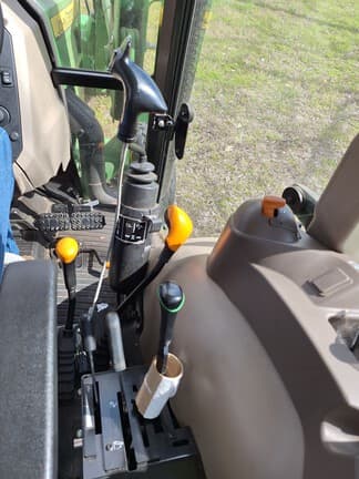 Image of John Deere 5065E equipment image 2