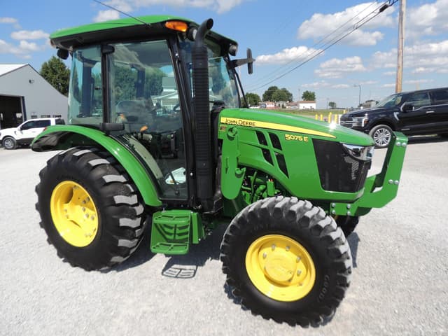 Image of John Deere 5075E equipment image 2