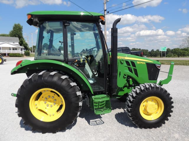 Image of John Deere 5075E equipment image 3