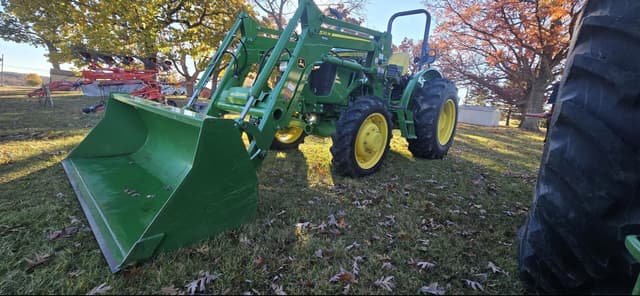 Image of John Deere 5075E equipment image 2