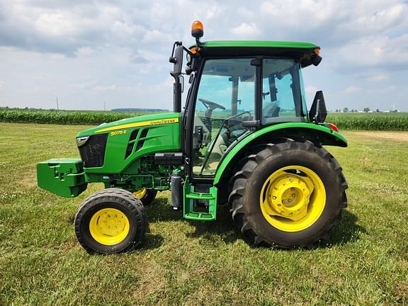 Image of John Deere 5075E Primary image