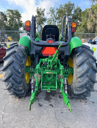 Image of John Deere 5075E equipment image 3