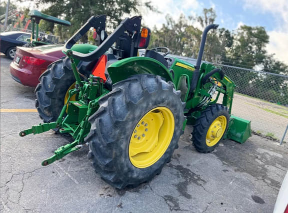 Image of John Deere 5075E equipment image 4