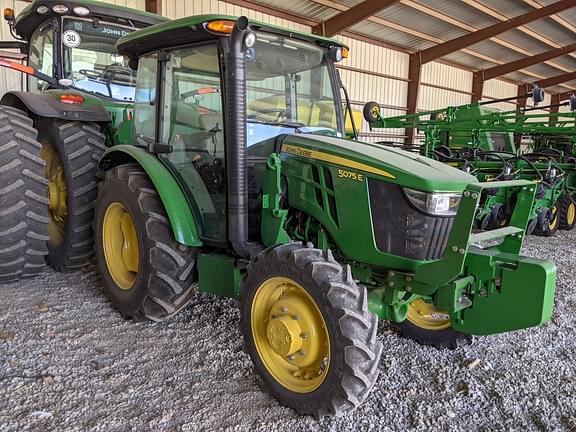 Image of John Deere 5075E equipment image 1