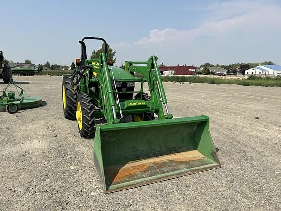 Image of John Deere 5075E equipment image 2