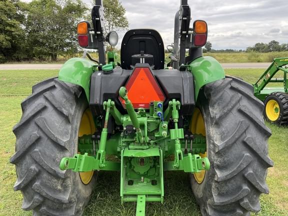 Image of John Deere 5075E equipment image 3