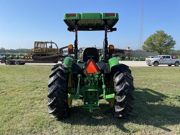 Image of John Deere 5075E equipment image 3