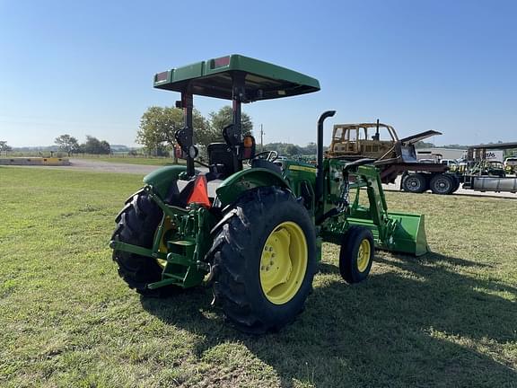 Image of John Deere 5075E equipment image 4