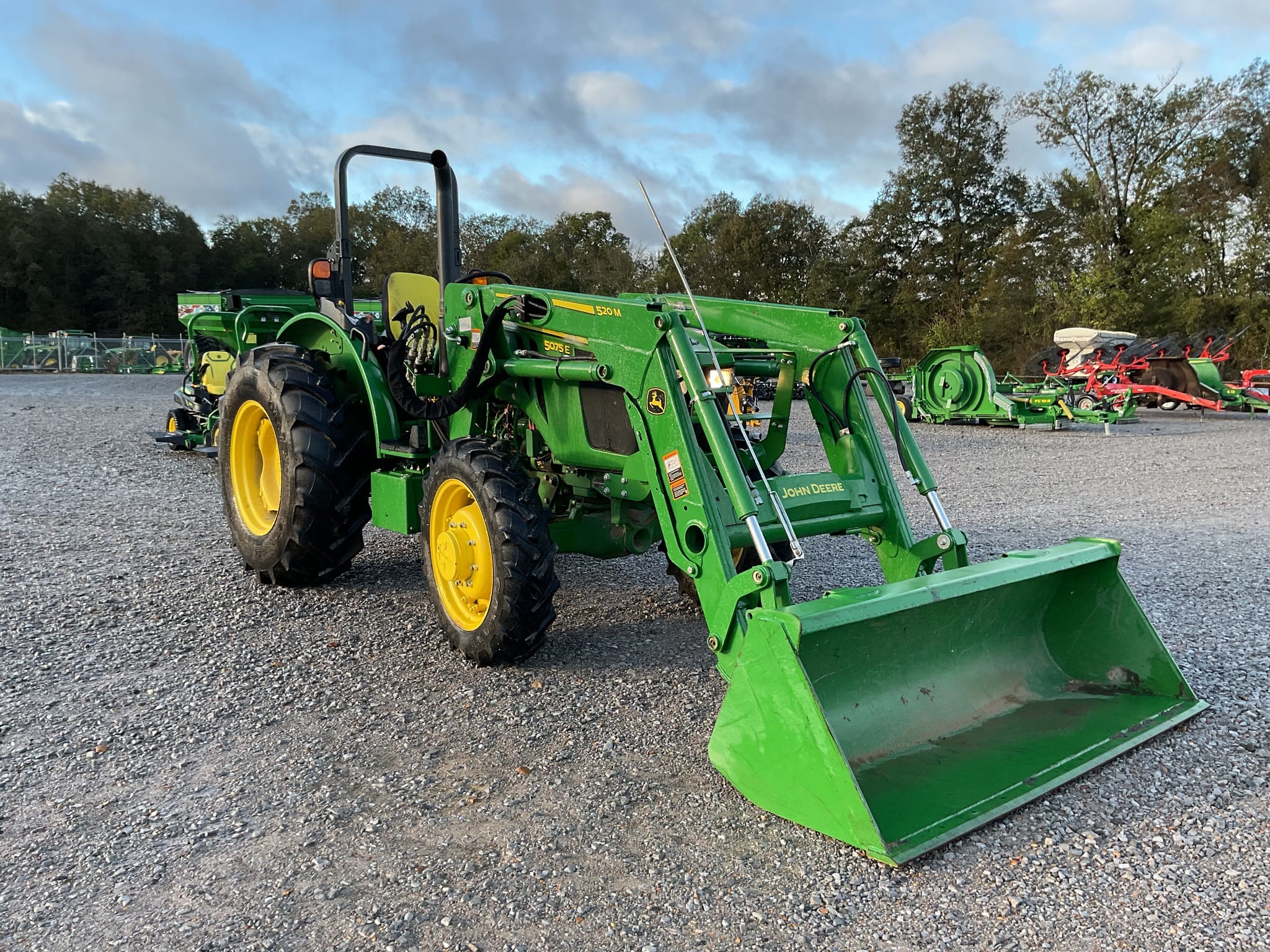 2020 John Deere 5075E Equipment Image0