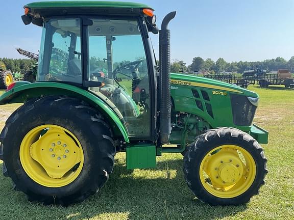 Image of John Deere 5075E equipment image 2