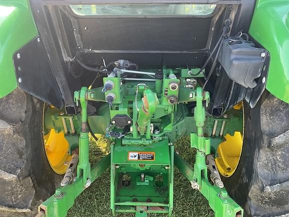 Image of John Deere 5075E equipment image 3