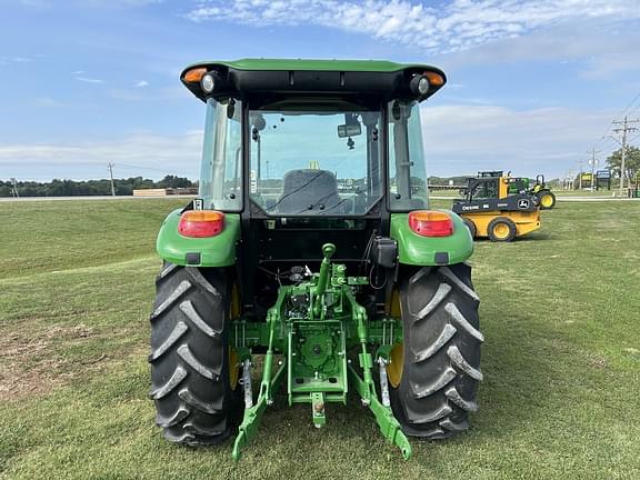 Image of John Deere 5075E equipment image 2