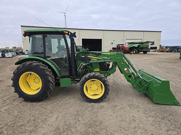 Image of John Deere 5075E equipment image 4