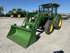 2020 John Deere 5075E Image