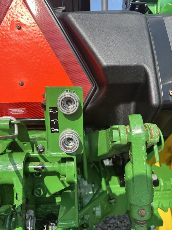 2020 John Deere 5075E Equipment Image0