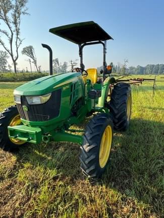Image of John Deere 5075E equipment image 1