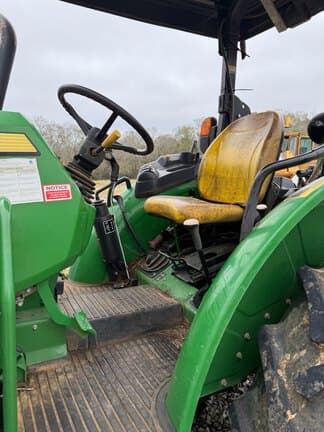 Image of John Deere 5075E equipment image 3