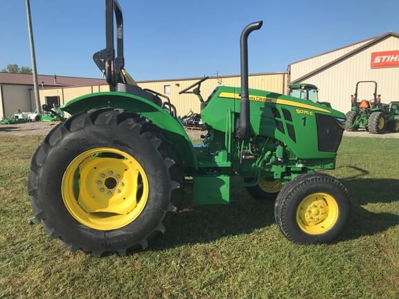 Image of John Deere 5075E equipment image 3